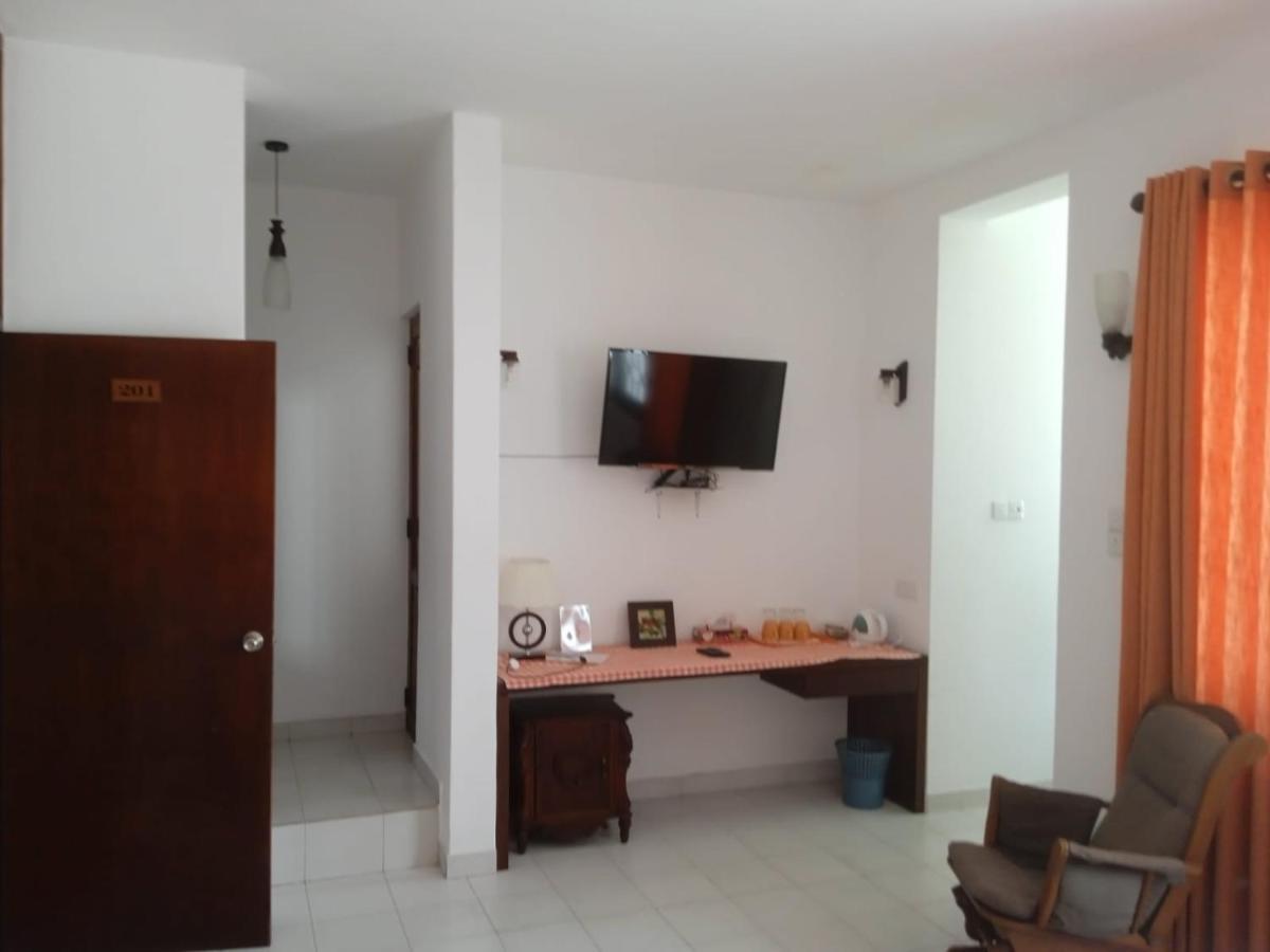 Elegance Oasis, Colombo 3 호텔 외부 사진